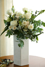 Cargar imagen en el visor de la galería, Iris Vase