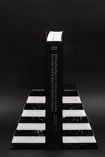 Cargar imagen en el visor de la galería, B&amp;W Bookends
